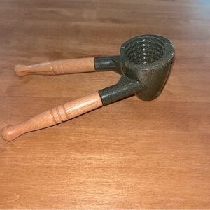 Heavy Duty Spring Loaded Nutcracker